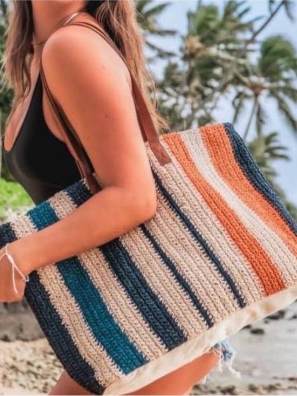 Beachly - The Shorebreak Weekender Tote - Rays for Days - preloved - Picture 2 of 5